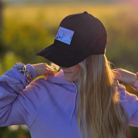 Kšiltovka Tendon Anniversal lila – na modelce zepředu